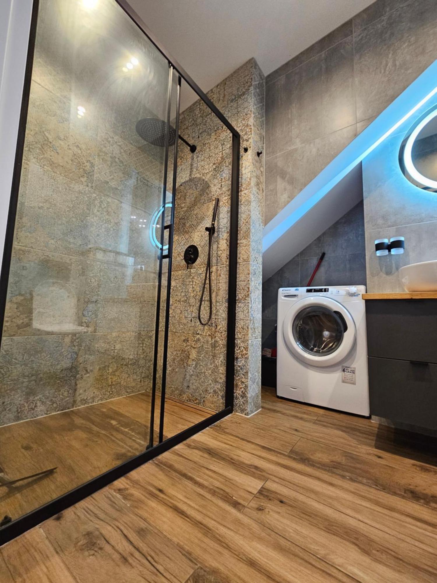Apartament Grunwaldzka 105 Z Tarasem 5O M Do Plazy ポビエロボ エクステリア 写真